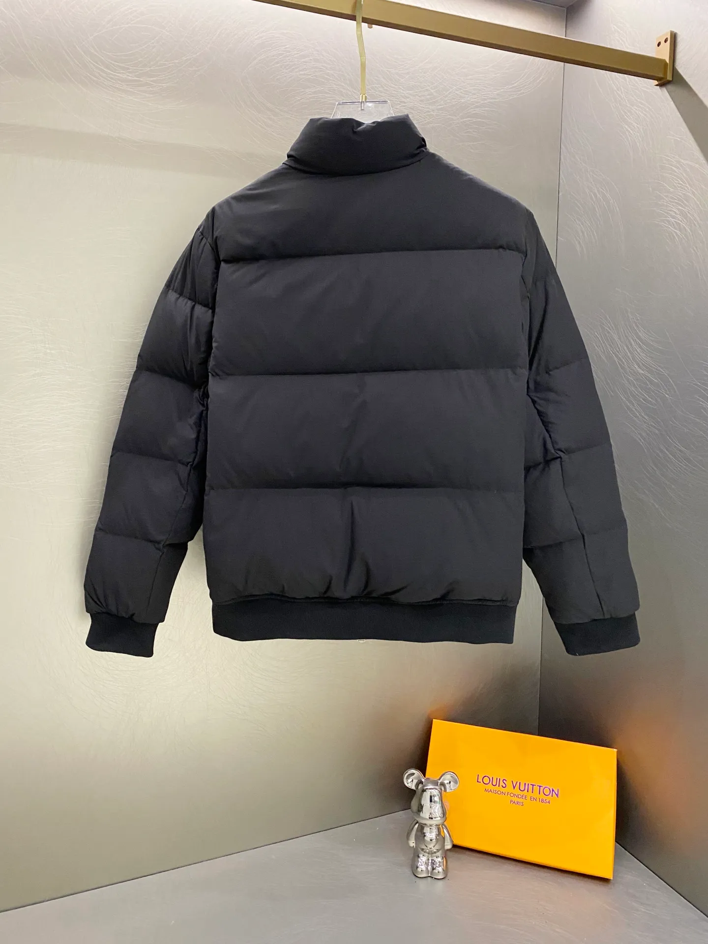 P800 Ralph Lauren/Ralph Lauren Men's and Women's Embroidered Pony Pattern Down Jacket Couple's Zippered Long Sleeve Stand Collar Solid Color Thick Warm Jacket New National Standard 90 White Duck Down Filling + Double Layer Gallbladder Average 300g+ Filling Volume Warmth while Lighter and Less Heavy Effective Temperature Locking and No Velvet YKK Double-Head Zipper Design Adjustable for Cold or Hot Behringer Embroidery Machine Customized Ten Thousand Needle Pony Embroidery The body and lining are made of polyester fabrics Exquisite window pane pattern texture Color: Black Army Green Size: S M L XL